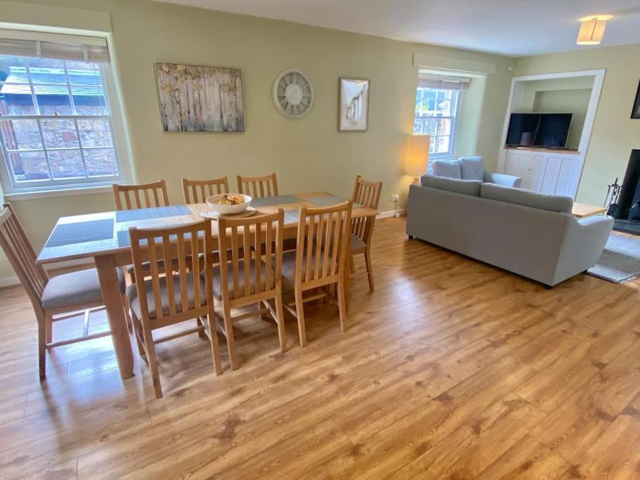 Charming 3/4 Bedroom Semi-Detached Cottage. Carberry Extérieur photo