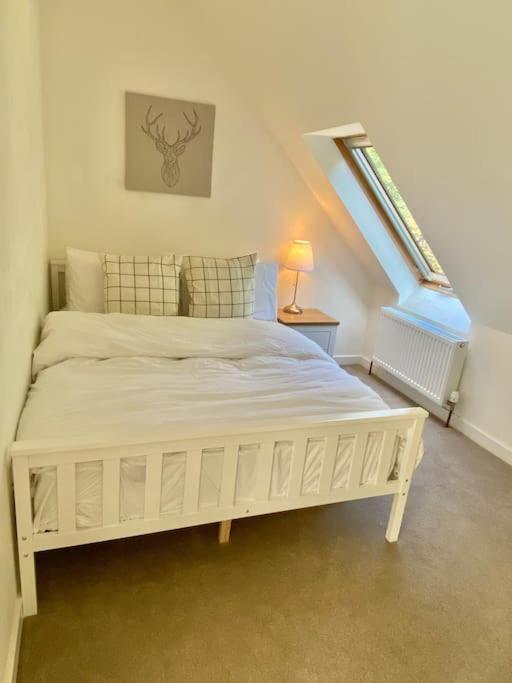Charming 3/4 Bedroom Semi-Detached Cottage. Carberry Extérieur photo