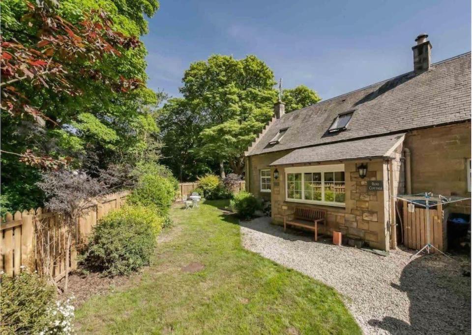 Charming 3/4 Bedroom Semi-Detached Cottage. Carberry Extérieur photo