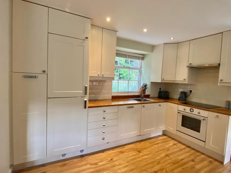 Charming 3/4 Bedroom Semi-Detached Cottage. Carberry Extérieur photo