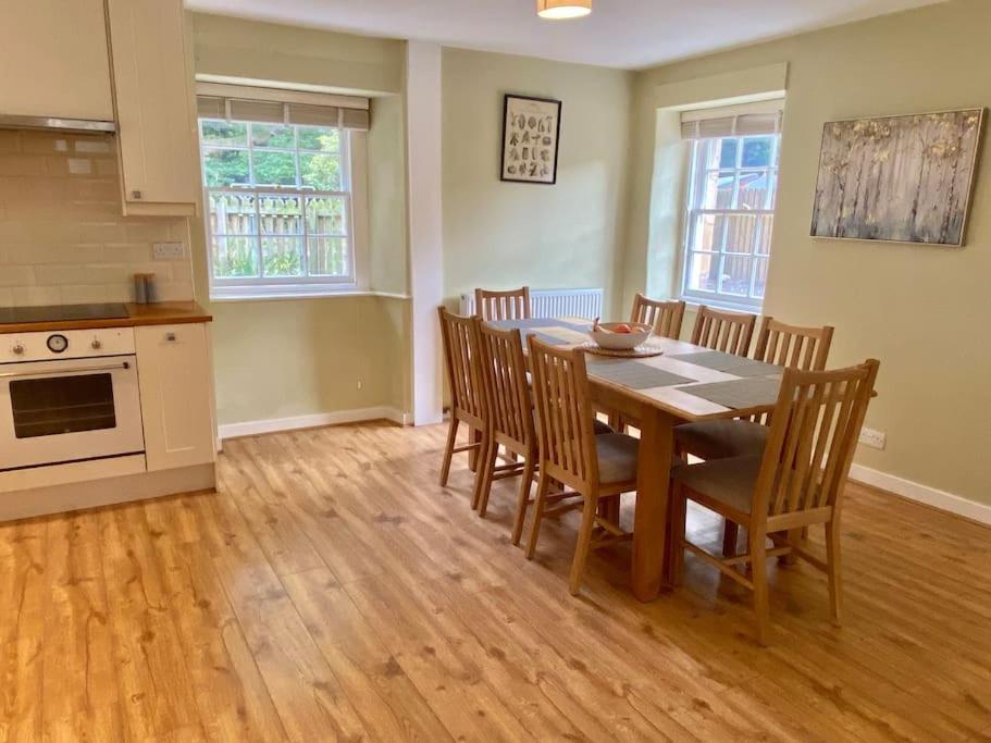 Charming 3/4 Bedroom Semi-Detached Cottage. Carberry Extérieur photo